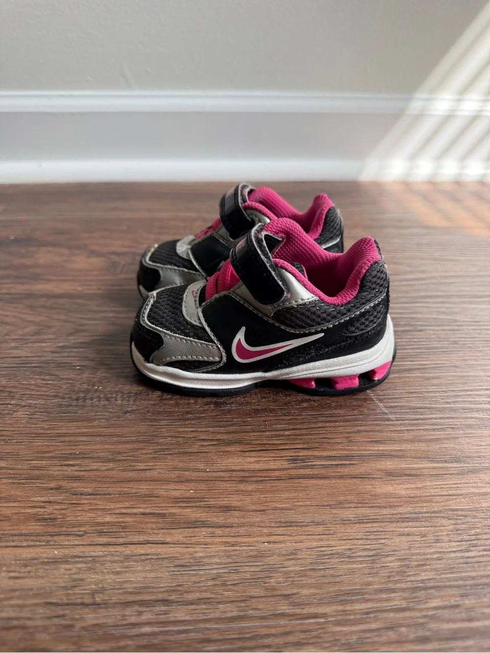 Vintage Nike Shox Black Pink Sneakers Size 4C Baby Girl toddler Shoes 2011